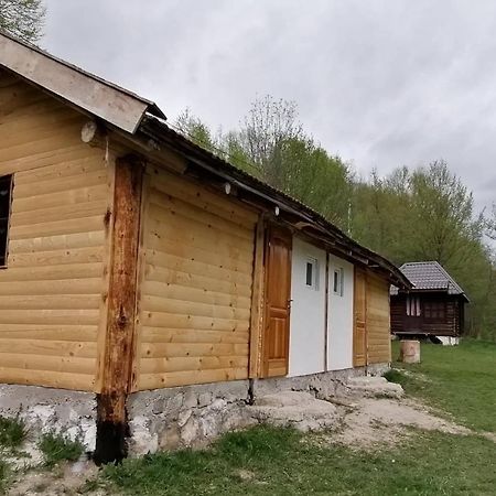 Hotel Etno Kuce Miljevic à Sipovo Extérieur photo