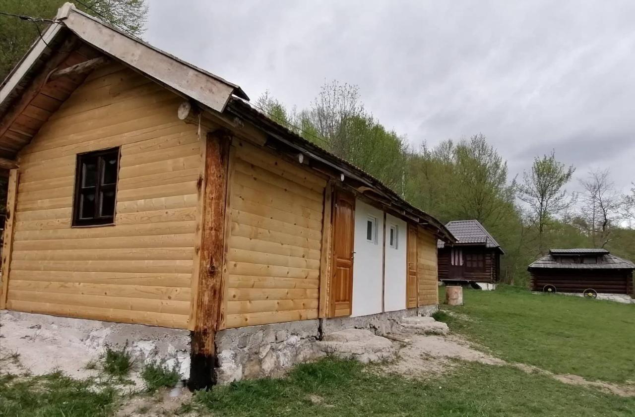 Hotel Etno Kuce Miljevic à Sipovo Extérieur photo