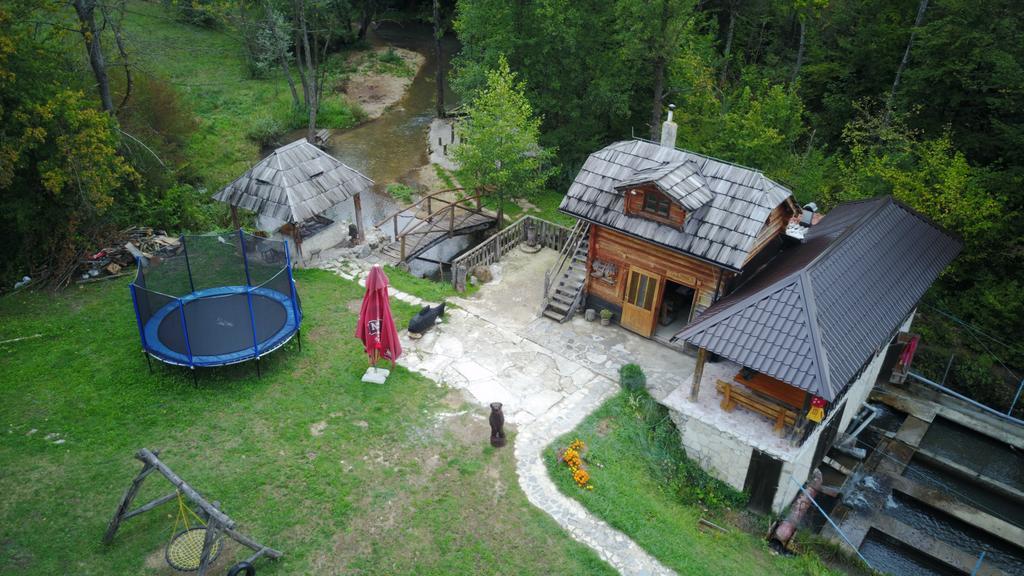 Hotel Etno Kuce Miljevic à Sipovo Extérieur photo