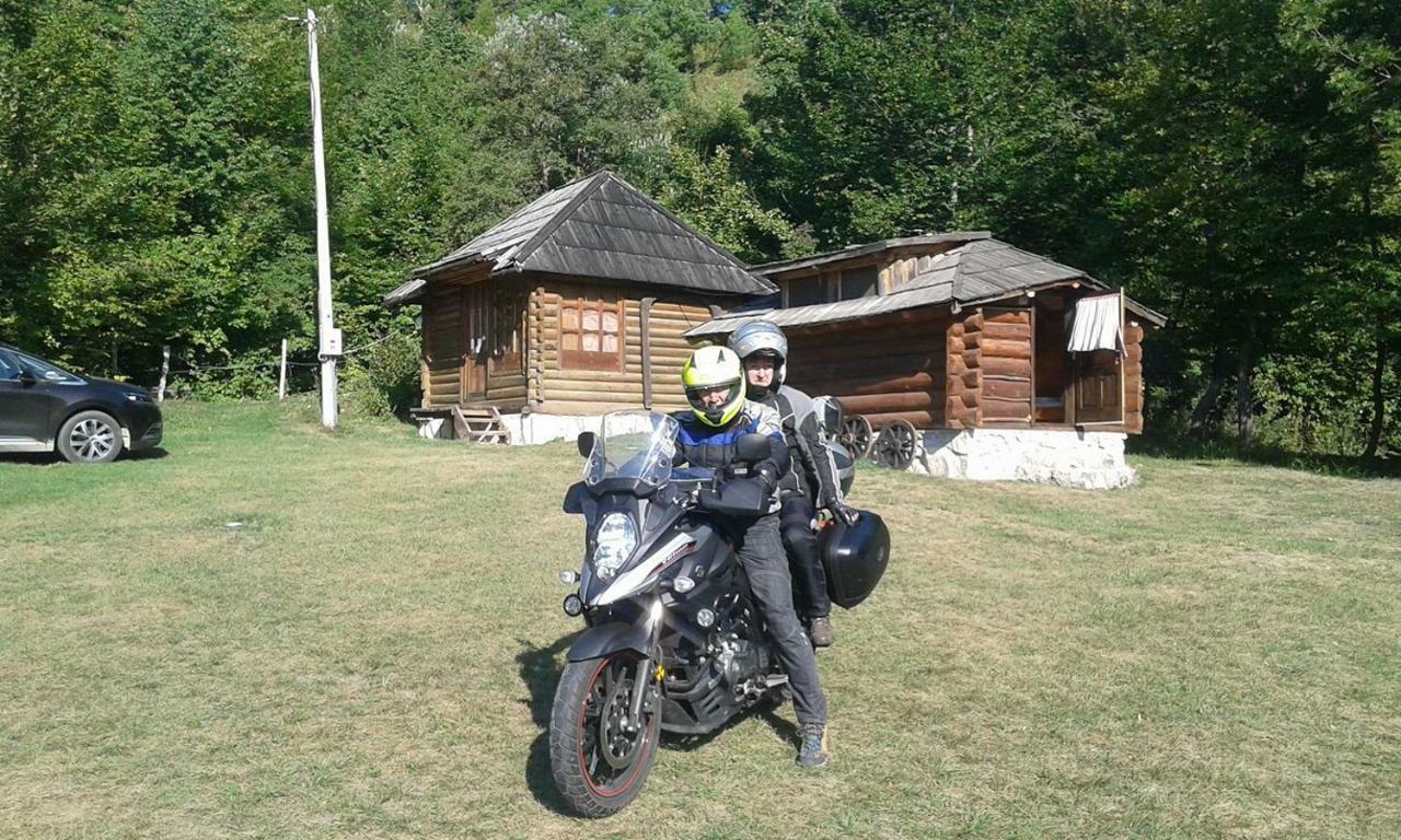 Hotel Etno Kuce Miljevic à Sipovo Extérieur photo