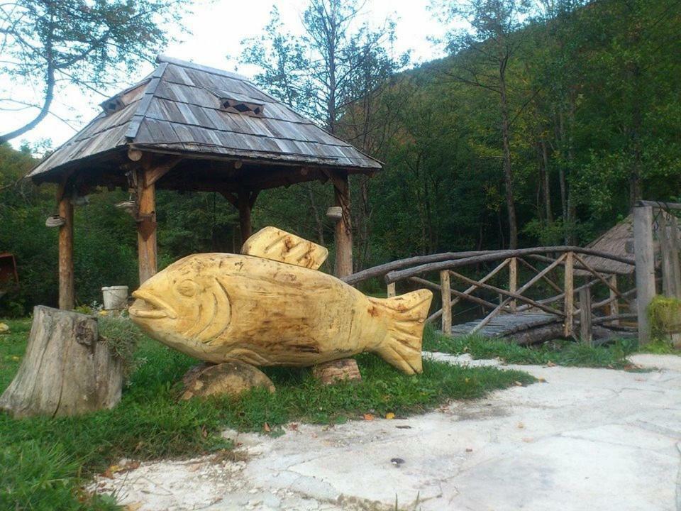 Hotel Etno Kuce Miljevic à Sipovo Extérieur photo
